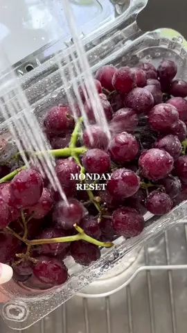 Starting the new week on a good note 🤍 #mondayreset #MakeNightsEpic #aestheticvideo #cleanupwithme