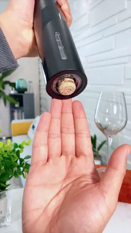 A compact,beautiful and practical electric wine bottle opener, which can be opened automatically in a few seconds#wine #bottle opener#fyp #bottle opener