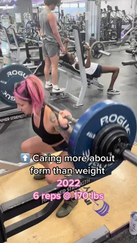 I was that bitch with the ego. Take it from me— if you want to grow… leave that shit at the door. Form>Everything. #girlswholiftcheck #womenwholiftheavy #girlswholifyheavyshit #fypシ