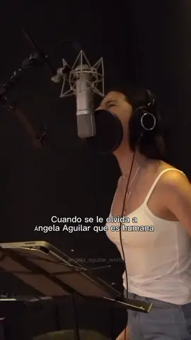 🤩🤩🤩 #angelaaguilar #angela #bidibidibombom #losaguilar #bailaestacumbia #estudio #acapella #mexicanaenamorada