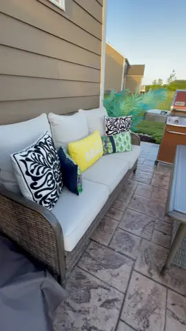 Bringing some inside to my backyard space…. #backyard #backyardvibes #backyarddecor #backyardliving #outdoordecor #patiodecor #patio #outdoordining #outdoorentertaining