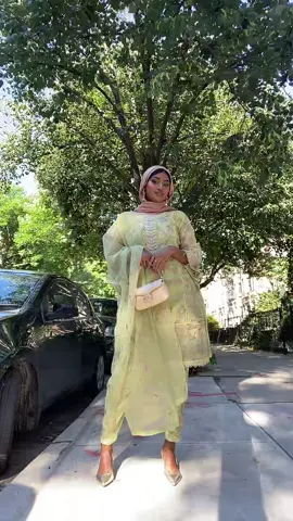 in love this dress 💚 #desioutfit #brownfit #hijabi #desiclothes #benagli