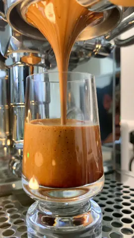 E-S-P-R-E-S-S-O #espresso #coffeetok #coffetok #coffeee #fy #fyp #furdichseite #coffe #americano  #kaffee #fypage  #coffeetime #foryou #germanytiktok #coffeetiktok #coffeeshop #germany  #abd #germany🇩🇪