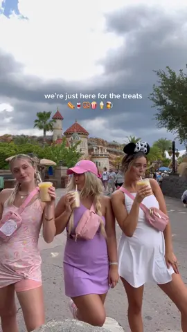disney day: we’re just here for the treats 🫶🏽🥤🥨🌭 #disneyworld #disneytiktok #greenscreen #summertime
