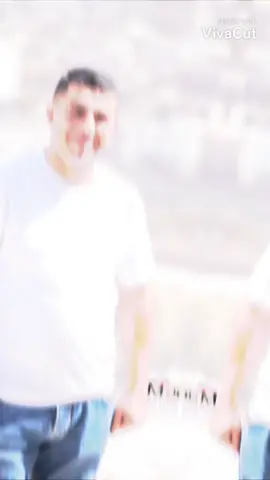 اللي يهرجج كثيرر قليل الفعايل !؟،