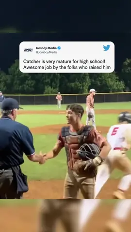 Shoutout to this catcher 👏 (via mitch_maurer04/IG, stevebeasleydc/TW) #baseball #sportsmanship #highschool