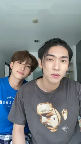 ยัง ยังไม่กอดอีก!