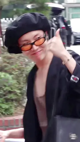 엄지 척 #bts #방탄소년단 #jhope #kpop #dispatch #디스패치 #출근길 #dipe