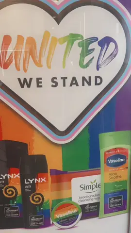 LOVE IS LOVE💚💙💛❤️ #nova9SEBeTheStar #LoveIsLove #fyp #teammonkscross #superdrug #pridemonth🏳️‍🌈 #2022