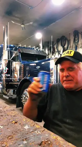Happy Friday! #truckertok #owneroperator #bucketlife #budlight #pennsylnania #379peterbilt
