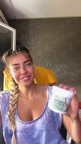Kad se udružimo Valentina i ja💪🏼Ko je koristio Kräuterhov anti-celulit gel, zna koliko je delotvoran i jak, pravi ubica celulita… Ne bila u Riksonovoj koži, bukvalno😂 #fyp #foryou #prank #dad #anticellulite #viral #funny #tiktokbalkan #xyzbca