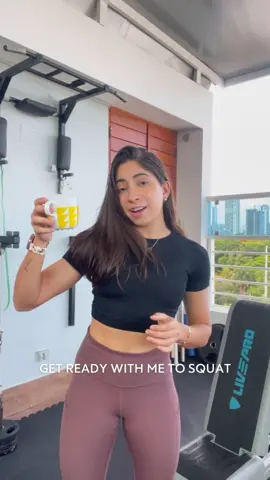 calentemos juntos para squatsssss ☕️🤎🫶🏻 #squats #coffeeaddict #GymTok #gymtime