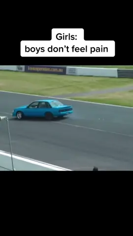 Every boys pain 😢 #fyp #foryoupage #holden #blue #viral #crash #sad #pain #boys #girls #commodore #car