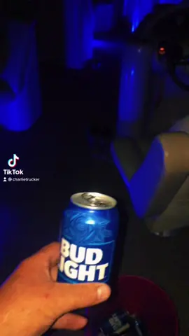 Sunday Funday. #truckertok #budlight #pennsylnania #owneroperator #bucketlife #lakelife
