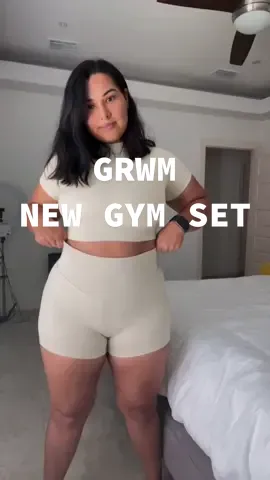 My outfit for Leg day 🤍✨ #workoutoutfit #gymoutfit #Fitness #fyp #GymTok