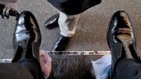 S01E23 NYC Shoe Shine - Grand Central Shoe Shine Part 6 #ASMR #nyc #shoeshine