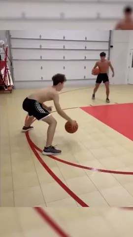Someone get that frog a map 🐸😤 @John_wilson23/ig #basketball #frog #ankles