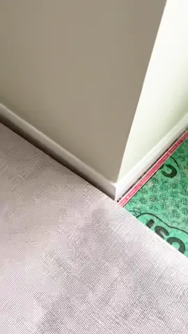 HOW TO CUT A EXTERNAL CORNER IN CARPET . #DIY #5minutecrafts #flooring #how #fyp #foryoupage #likeapro #vinyl