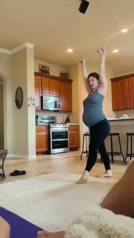 Pregnant and can still do a cartwheel #pregnantathlete #pregnant #pregnantlife #pregnantlifebelike #cartwheelschallenge #fitmom #girlpowerrr #nevergiveup #youcandoit