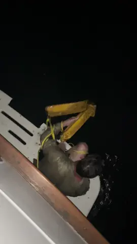 Just out here savin lives. Cruising around 4am and hear someone yelling for help. I’m usually by myself, and take safety equipment very seriously. This man is fortunate to be alive today. #trawlertom  #manoverboard #lifesling #lifebuoy #boatingsafety #floridacheck #floridaman