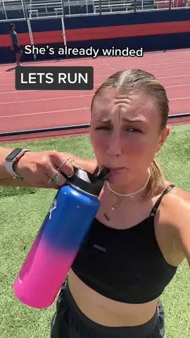 Shes a runner shes not a track star 🤩 #fyp #run #Running #longdistance #runningvlog #runningvlogs #buildendurance #gymshark @gymshark