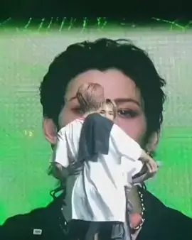 hyunsung was dancing while felix singing 😂 #hyunsung #hyunjin #hanjisung #straykids #skz #skzworldtour2022 #skznewarkconcert #fyp