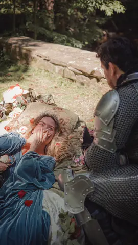 When @queen_astraea ‘s future King asks you to aid him in a most important quest… Thanks for the video work @Minji and @maggie  #proposal #weddingphotographer #fantasyart #photography #queenastraea