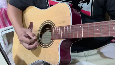 Original lumanog guitar mahogany spruce top standard size 41inches with complete freebies.                                        👇👇👇👇👇👇👇👇👇👇👇👇👇shopee.ph/antoniolumanogmusicstore