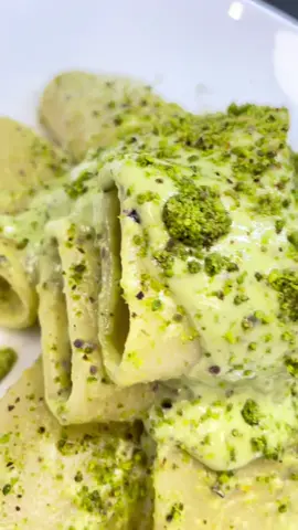 Pistacchio pasta 💚                                       #pastarecipe #pistacchio #10minrecipe #italianfood #creamypasta