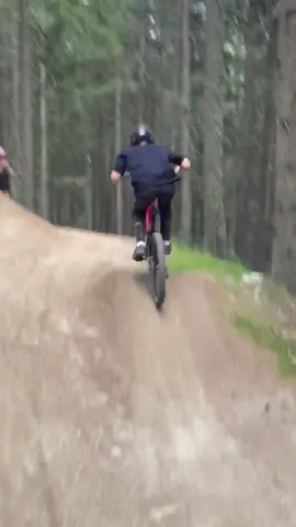 Front to back 🤯 with Kaos #cllctv #fyp #mycanyon #foryoupage #freeridemtb #downhill #jumps
