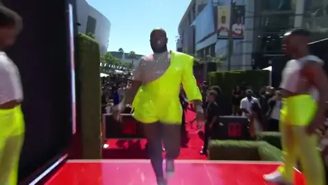 Walking into this weekend like @Saucy Santana ❤️🔥 #BETAwards #CulturesBiggestNight #saucysantana