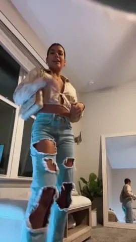 Gracias a este video no salí con la etiqueta 🤦🏽‍♀️ mis amigas están obligadas a hacer TikToks 😅#outfitcheck #fyp #parati