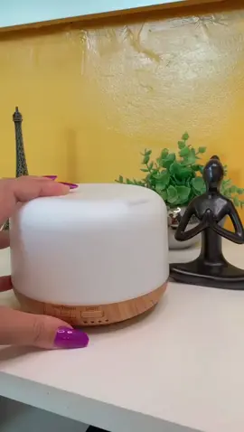 Difusor umidificador eletrico com controle remoto. . Ideal para todos os tipos de ambiente .  Deixando sua casa com um aroma perfeiro ! #aromatherapy #aromaterapia #aroma #shopee #perfumaria #perfumadadisparaqualqueribope #brasil🇧🇷 #enviamosparatodoobrasil🇧🇷