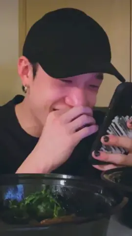 His laugh is everything🥺🖤 #스트레이키즈 #방찬 #bangchan #straykids #stay #skz #chansroom