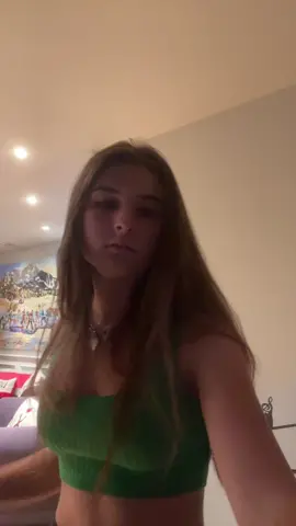 my grandma says i look like a tennis player named Simona Halep but I dibt see it #fakebody