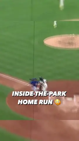 Suzuki with an inside-the-park home run 💪 #baseball #MLB #homerun