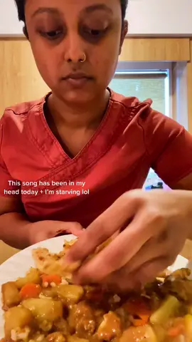 Eating with your hands is elite #aloocurry #rotiandcurry #guyanese #caribbean #westindian #ohmigad #foodies
