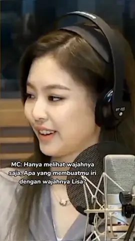 Bener kata Jennie, Lisa tuh memang kaya boneka barbie😌😌 #blackpink #jenlisa