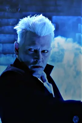 that look had me weak on my knees#johnnydepp#grindelwald