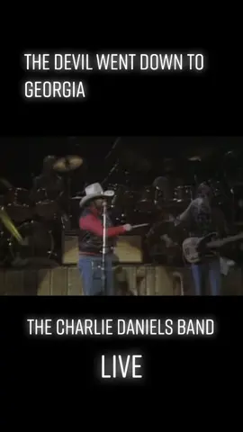 #thedevilwentdowntogeorgia #chariledaniels #countrymusic #livemusic #fiddleplayer #thebandisonfire🔥🔥🔥🤘🤘 #fiddlebattle #johnnywentdowntoga #greatmusic #singersongwriter #behindthemusic