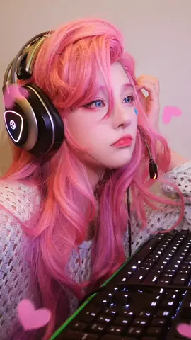 嘿 想小萨了吗？#LOL #萨勒芬妮 #fyp  #cosplay #pink #GamerGirl #anime
