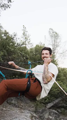 How I learned to highline. From buying my first slackline to walking 1000 feet in the air with @handsomerobinson Link in bio to watch in full 🤘🏼#adventure #highline #adventuretravel #howto #slackline