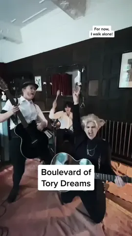 POV: you’re in a band with Boris #resignation #borisjohnson #government #byebyeboris #toriesout #ukpolitics #uknews #politicalhumour #resignationletter #politicalcomedy #ukhumour #greenday #borisout #toryparty #chrispincher #rishisunak #sajidjavid #billyjoearmstrong