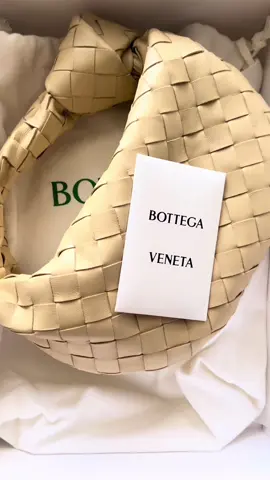 Welcome to the gang, baby girl. ☕️🐻🧿 #bottegaveneta #minijodie #minijodiebag #blackgirlluxury