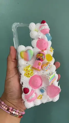 Aqui te enseño a decorar fundas para celuar con betun falso o decoden 🌸#decoden #kawaii #manualidades #emprendedora #kawaiigirl #decodenfunda #decodenphonecase #decodencases #arcillapolimerica #hechoenmexico #hecjoamano #tiendaenlinea