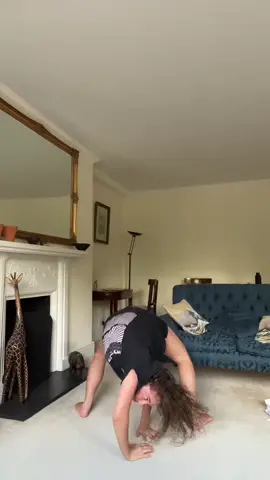last video went crazy so here this is without the *bones cracking* sound