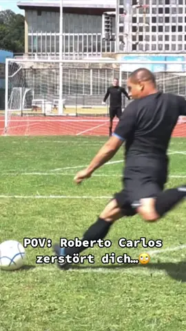 #tb als Roberto Carlos mich beim @freekickerz Dreh zerstört hat 🙄😂 #fussball #football #robertocarlos #fk #goalkeeper #keeper #brasil #brasileirao #brasilfootball🇧🇷 #brasil🇧🇷 #fy #foryou #viral #goalkeepers