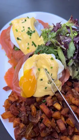 a great place for brunch! the lox was so good 😍 #dcbrunch #dctok #brunchtok #loxbenedict #fyp #dcfoodie #dcspots
