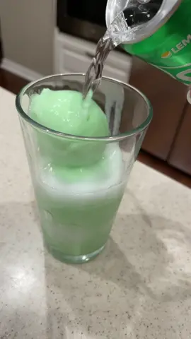 Lime Sherbet Float💚                     #limesherbet #sherbet #float #drinks #sprite #lime #fyp #foryou #PlutoTVIsFree #sweet #yum #EasyRecipe #lemonlime