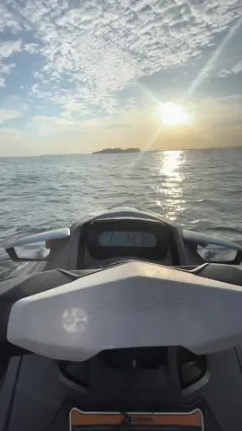 #Seadoo #Jetski #Sunset  #lazarusislandsingapore🇸🇬